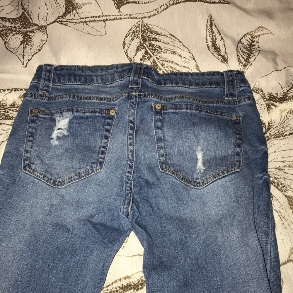 Cropped Blue Asphalt jeans from Wetseal